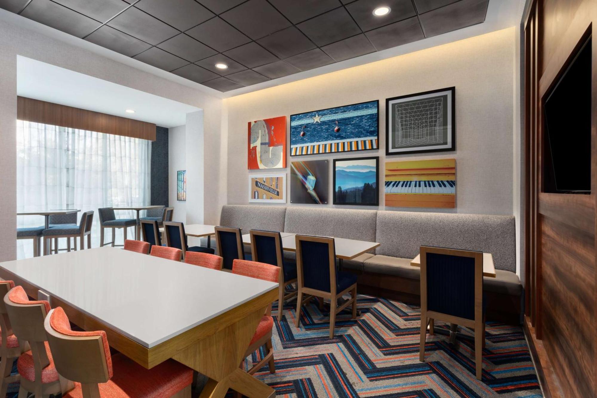 Hampton Inn By Hilton Nashville Airport Century Place Exterior foto